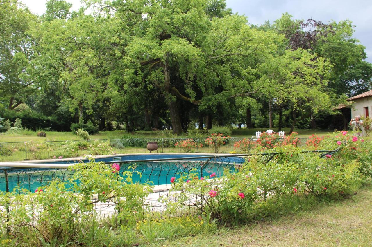 Chateau Rosemont - Grande Maison Familiale Campagne Dans Le Medoc Avec Piscine Et Tennis A 15 Mn Bordeaux Labarde Bagian luar foto
